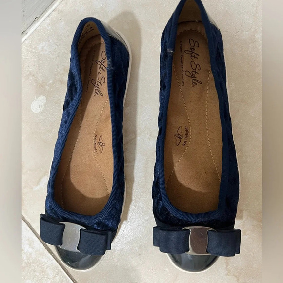 Soft Style Women's Faeth Ballet Flat - Picture 1 of 7